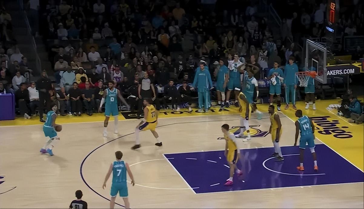 PG电子-雷迪克仍是不粘锅！谈防守亲承自己有布置，甩锅球员强度不够！