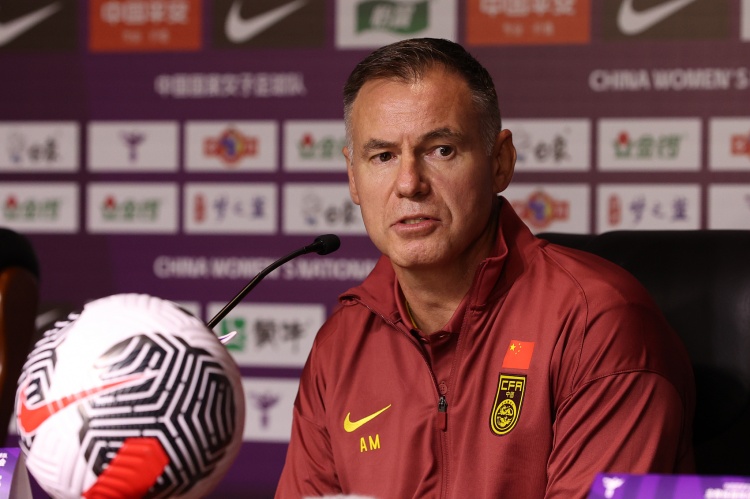 PG电子-米利西奇：首场球员们在场上略显紧张，没完全发挥出应有的控制力